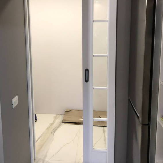 Ușă de interior culisantă cu grilă Excelemn Romania